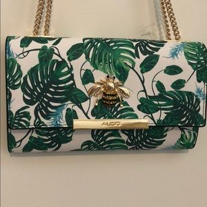 Purse 👛 🌿🌴🐝